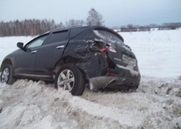 В Кемеровской области фура врезалась в две иномарки на встречке