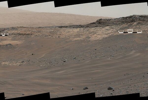 панорамный снимок Марса, сделанный аппаратом Curiosity 