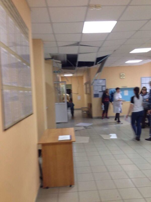 Обвалившийся потолок в детской больнице