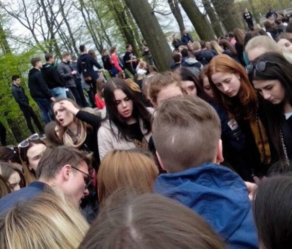 Подростки сняли на видео жестокую драку школьниц в Калининграде